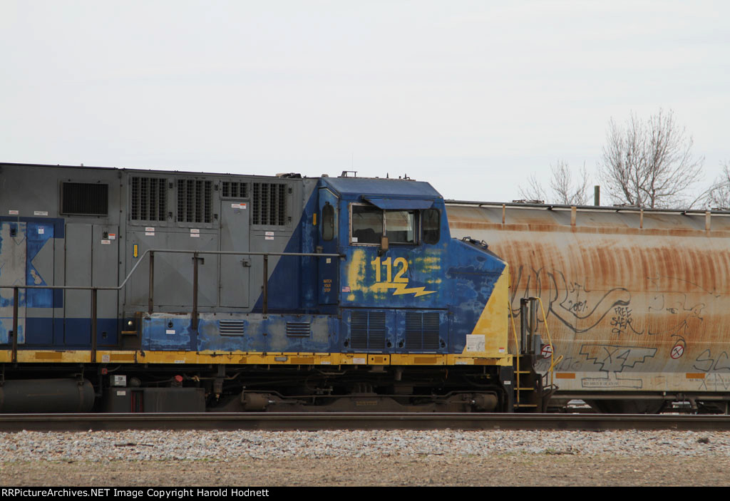 CSX 112 looks like it could use a paint job